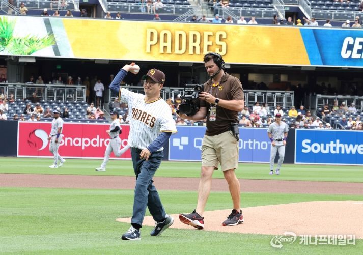 샌디에이고 파드리스 홈구장( 펫코파크) 시구