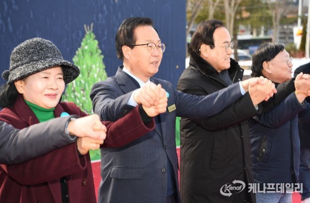 완주군, 전통‧첨단 어우러진 달 축제 환호 속 마무리