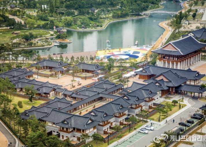 송도 한옥호텔 경원재 전경