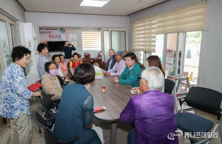 고성군, 폭염 대비 ‘경로당 에어컨 청소사업’ 시행!
