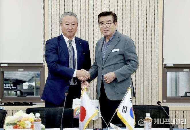 간담회 사진
