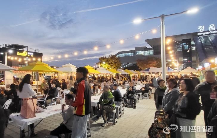 정읍역 광장 ‘북적’…‘똑똑한 달빛장터·슈퍼푸드 페스티벌’ 3·4회차 성료