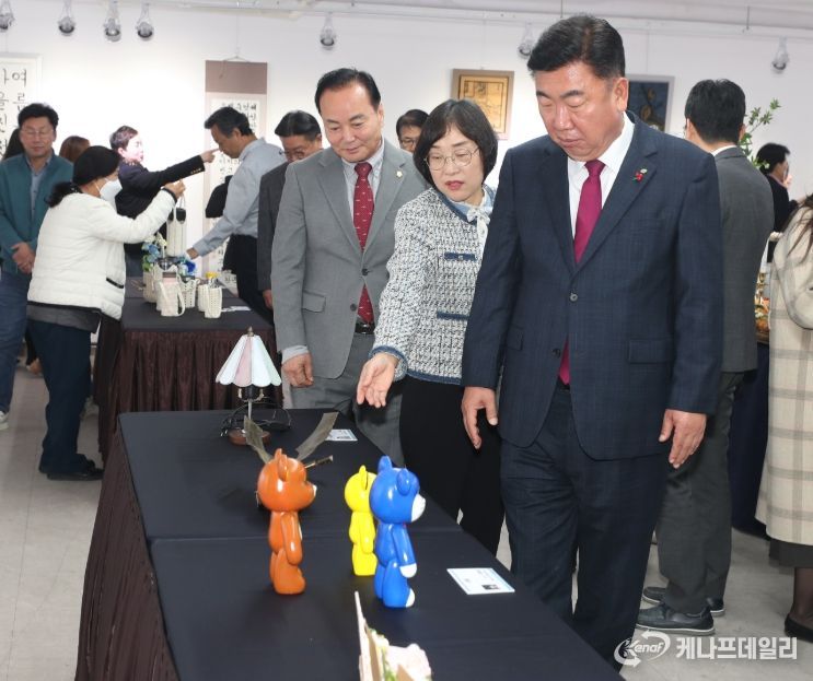 청주시 공무원(가족) 작품전 개최