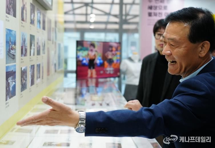 제5회 성북 마을기록 전시 ‘가족, 내마음속 책갈피’16일까지 선보여