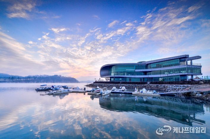 중앙탑 체험관광센터 전경